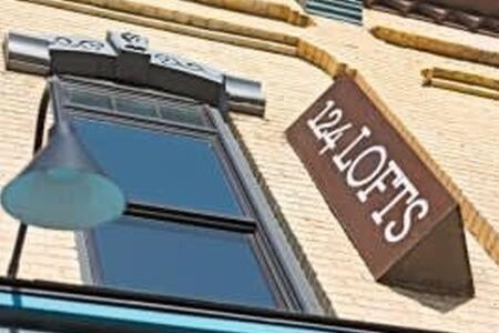 Hip Urban Loft - Small Town Charm - 124 Lofts #1 West Dundee Eksteriør bilde