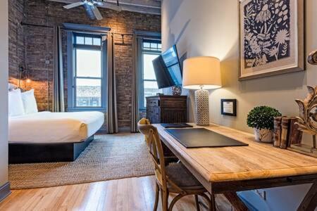 Hip Urban Loft - Small Town Charm - 124 Lofts #1 West Dundee Eksteriør bilde