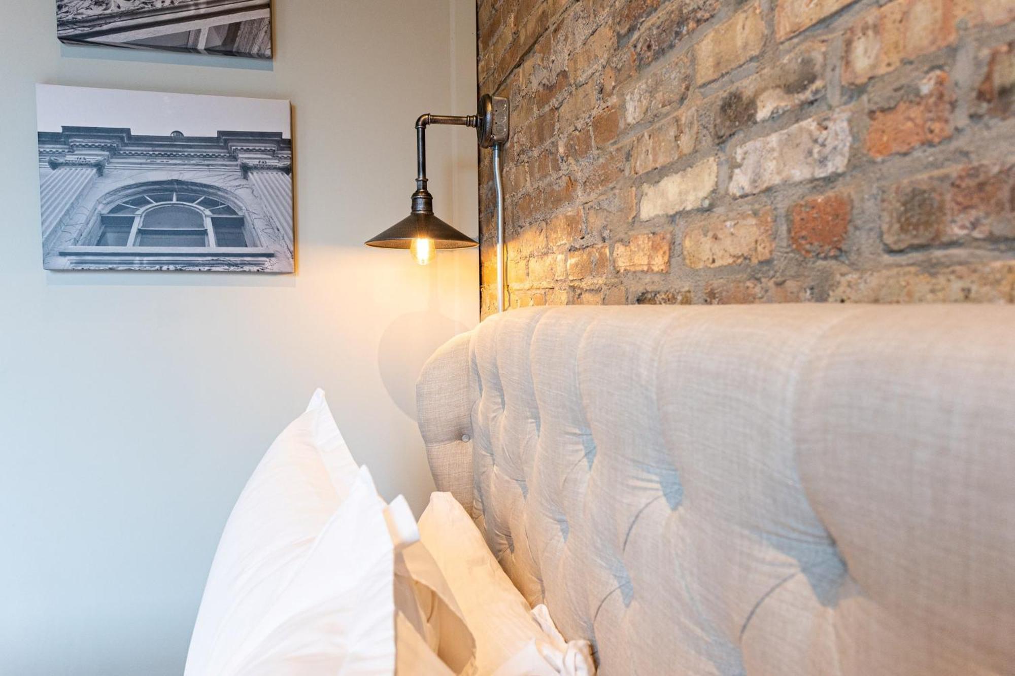 Hip Urban Loft - Small Town Charm - 124 Lofts #1 West Dundee Eksteriør bilde
